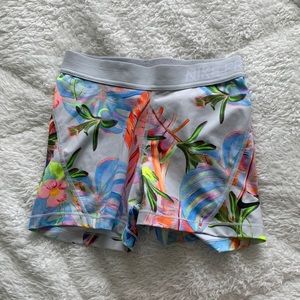 Tropical Nike pros